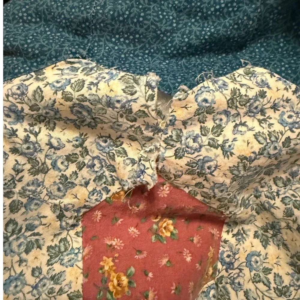 1.a.0.0.0.1.a Vtg Grandmothers Flower Garden Quilt 81x98 Hand Pieced Quilted